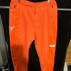 Air Jordan Flight MVP Joggers in Rush Orange

DV7594-817